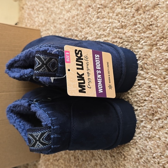 MUK LUKS Women's Augie Mini side zip cozy booties size 9 NWT - Picture 3 of 4